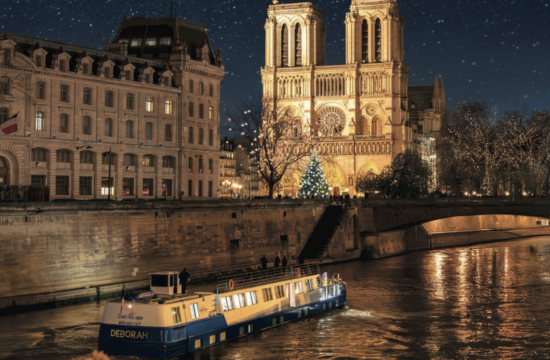 The magic of Christmas along the canals - France - Belgium